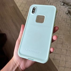 *SOLD* LifeProof Frē - iPhone XS Max